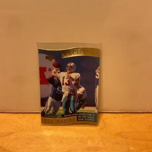 MEMORABLE MOMENTS DAN MARINO UPPER DECK IN SLEEVE 9/10 PERFECT CONDITION NO WEAR